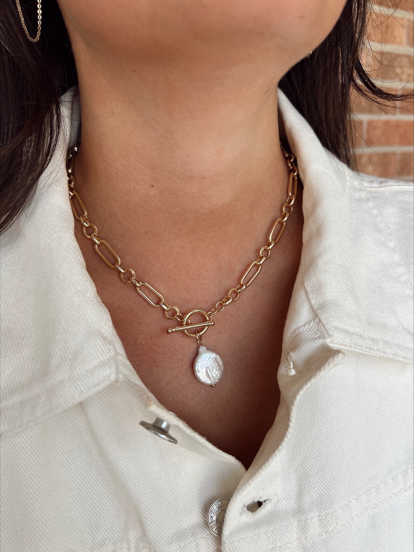MOTHER OF PEARL CHOKER