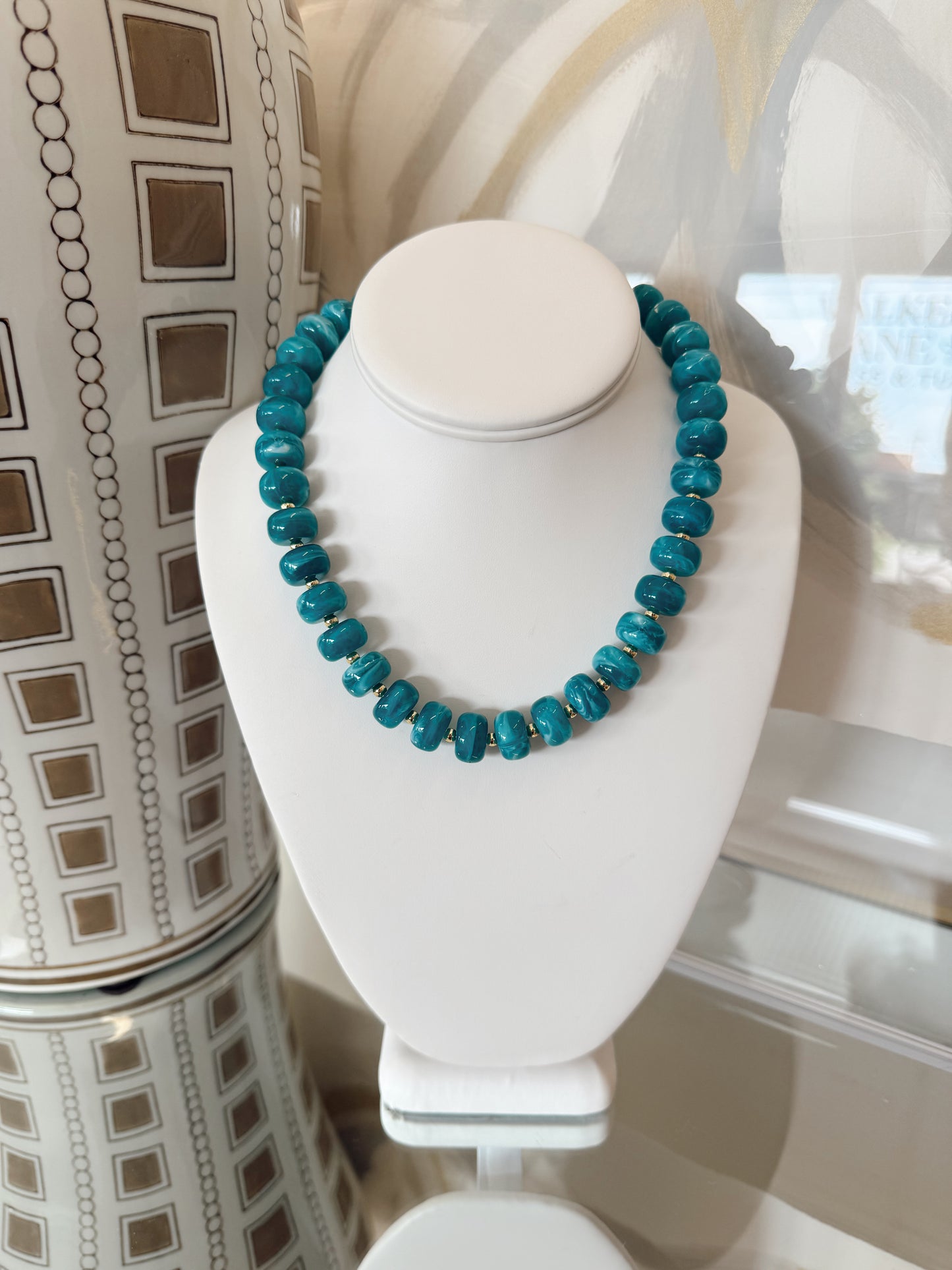 COLORFUL BEADED NECKLACE
