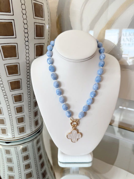 CLOVER BEAD NECKLACE