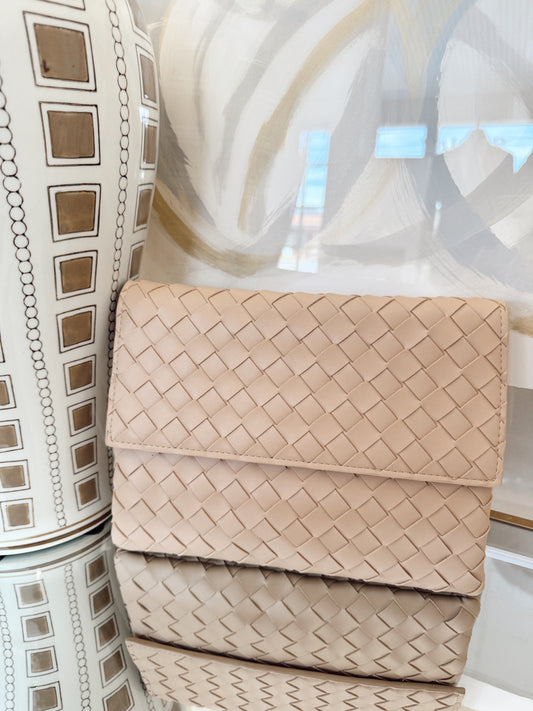 IVY WOVEN CLUTCH