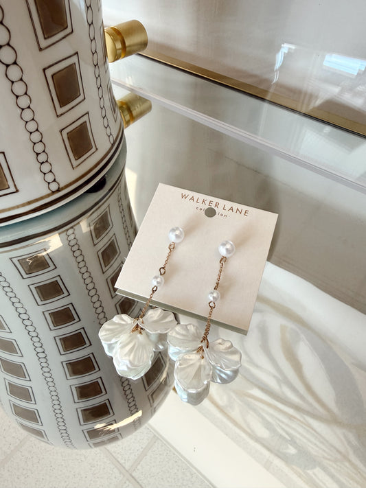 FLOWER PEARL DROP EARRING
