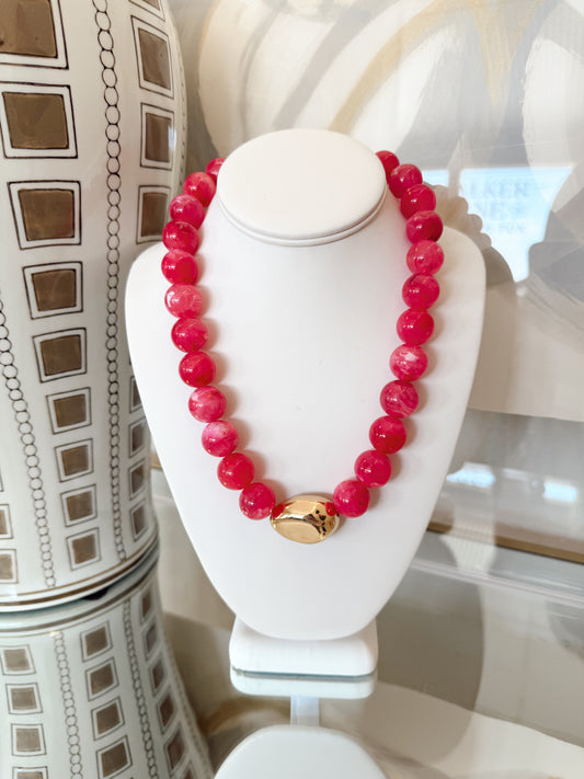 FUSCHIA BEADED NECKLACE