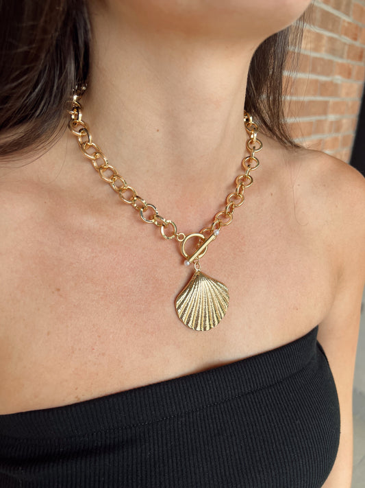 Seaside Shell Pendant Necklace