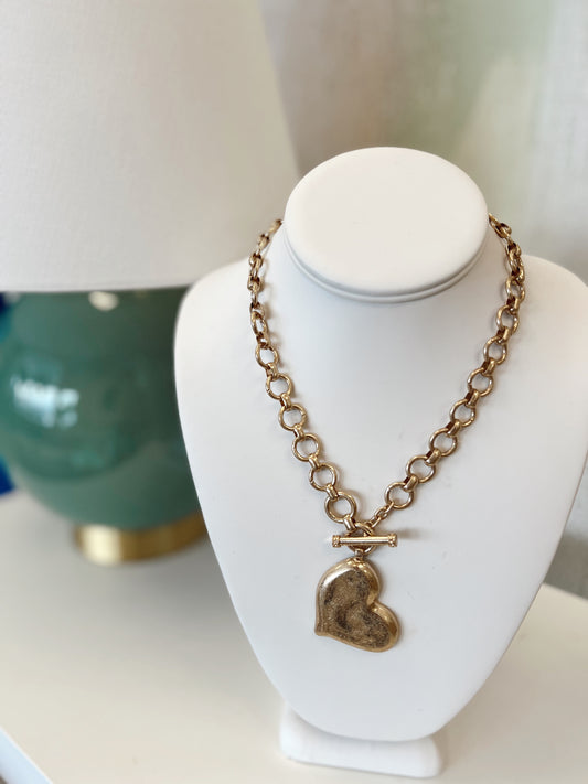 TEXTURED HEART NECKLACE
