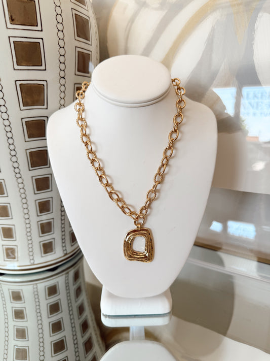 SQUARE TOGGLE NECKACE