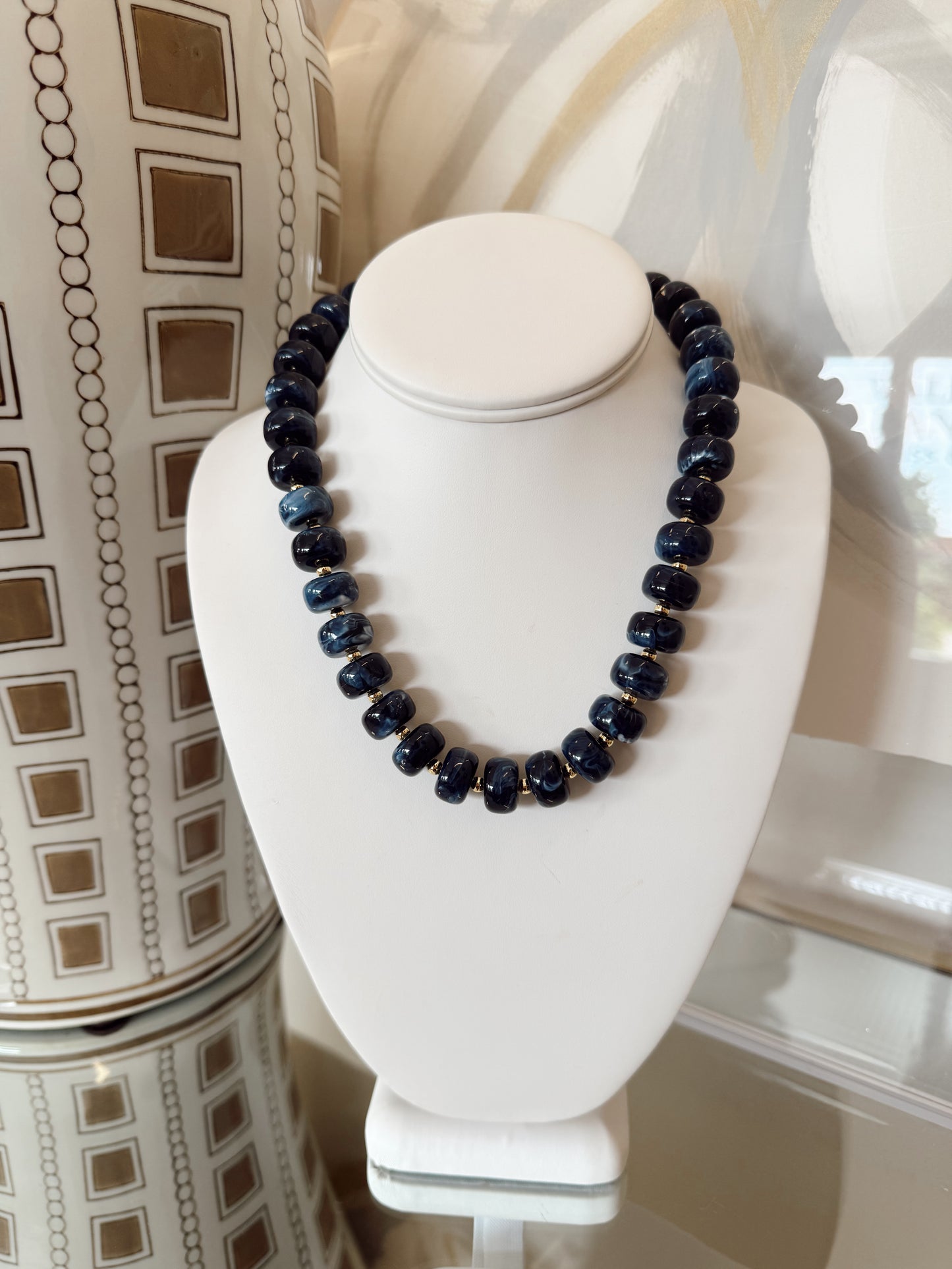 COLORFUL BEADED NECKLACE